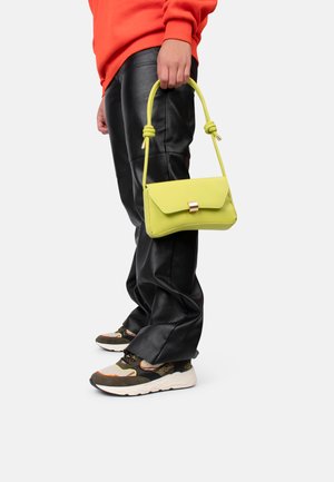 Trainers - green with combination