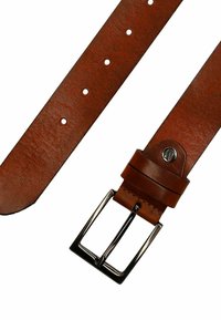 Brauner Ledergürtel mit einer glatten Textur, ausgestattet mit fünf Löchern zur Anpassung und einer silbernen Metallschnalle in rechteckiger Form.