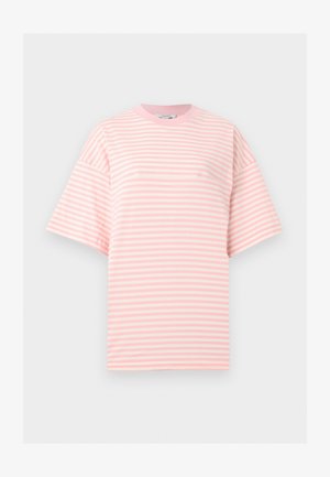 T-shirt à manches courtes à rayures horizontales rose clair et blanc, col rond, présenté sur un fond clair uni.