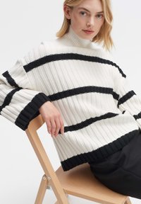 OPUS PORY STRIPE - Trui - milk