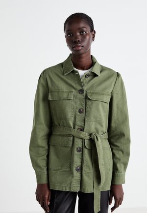 ONLELSA BELTED SHACKET - Summer jacket - four leaf clover