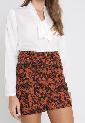 Blusa - white