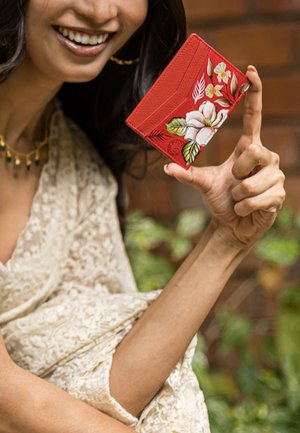 ANUSCHKA, HANDPAINTED - Portemonnee - crimson garden