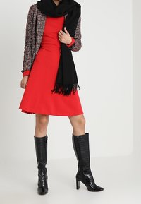 OPUS Vapaa-ajan mekko - red