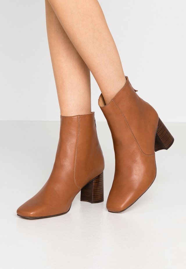 LUNA BOOT - Botki - caramel