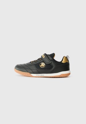 WINGER UNISEX - Chaussures de tennis toutes surfaces - jet black/rich gold-coloured