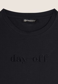 Freddy CROPPED GIROCOLLO COMFORT CON RICAMO - Camiseta estampada - nero