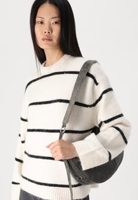 Gina Tricot CREW NECK - Svetrík - offwh