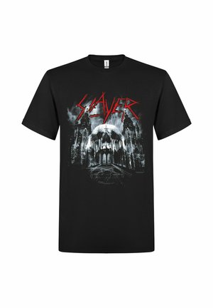 Zwart T-shirt met rode "Slayer" tekst, met een gotisch ontwerp met een schedel, kathedraal torens en een pentagram symbool.