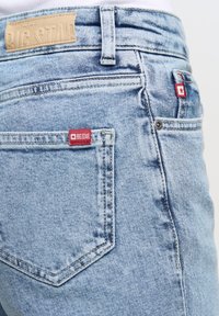 Big Star MAGGIE - Džinsi ar pakāpeniski sašaurinātiem galiem - hellblau