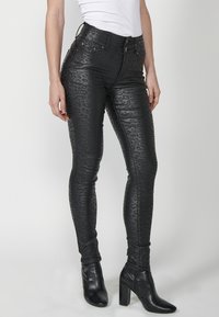 Koroshi Uske traperice - black