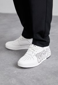 Versace Jeans Couture FONDO STARLIGHT SHOES - Sporta apavi - white