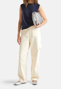 United Colors of Benetton Jeans Relaxed Fit - white