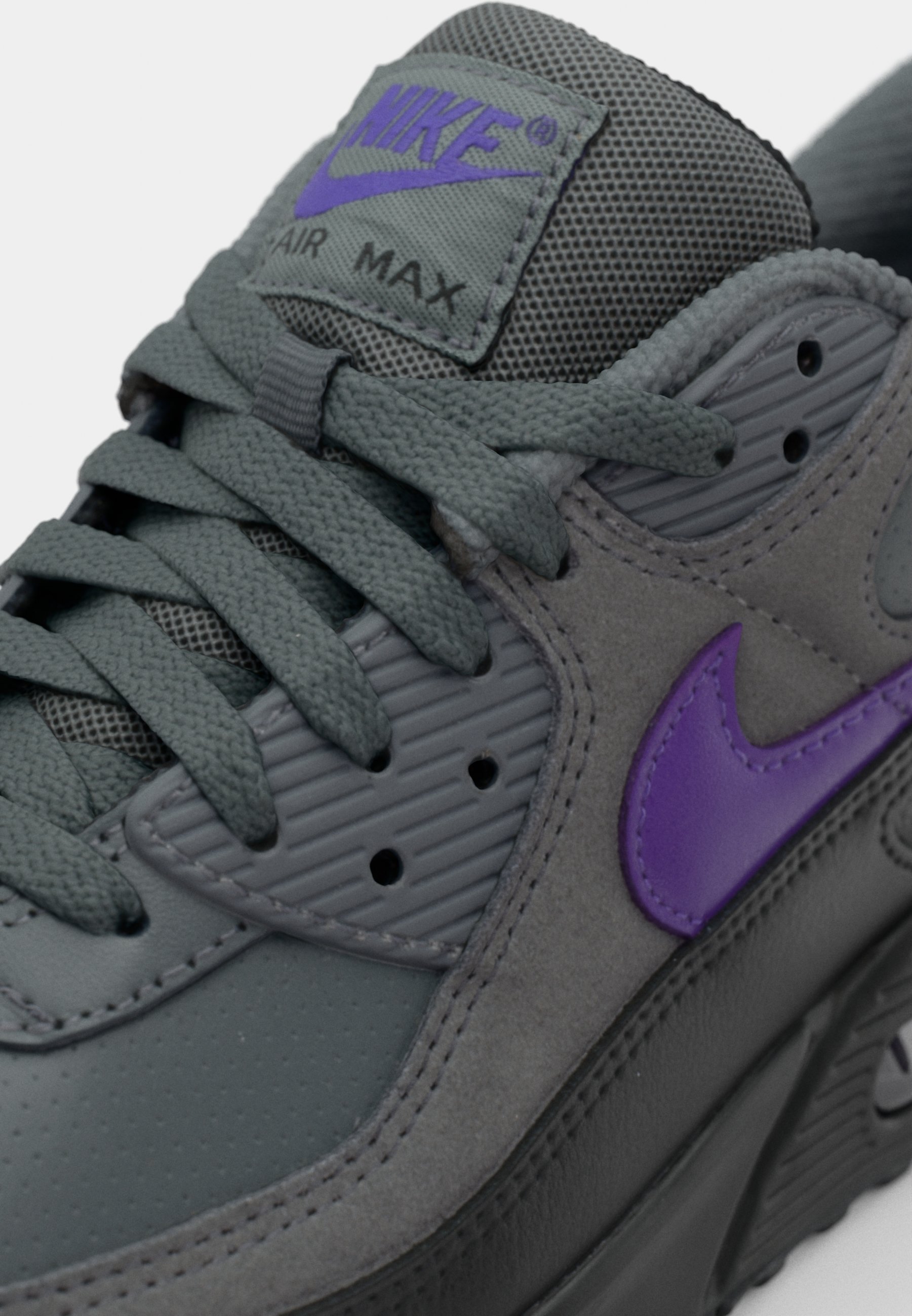Nike Sportswear AIR MAX 90 - Trainers - iron grey/wild grape
