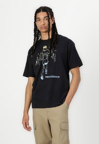 New Balance BEFORE AND AFTER UNISEX - T-shirts print - black