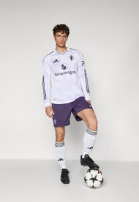 adidas Performance MANCHESTER UNITED AWAY SHORTS - Klubové oblečenie - aurora plum
