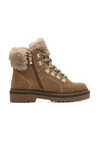 Bottine en suede marron avec col en fausse fourrure, oeillets en métal, fermeture éclair sur le côté et semelle en caoutchouc robuste, présentant des détails de couture contrastés.