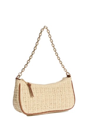 Sac bandoulière tissé beige avec bordure marron et chaîne dorée, doté d'une fermeture éclair avec une languette en cuir.