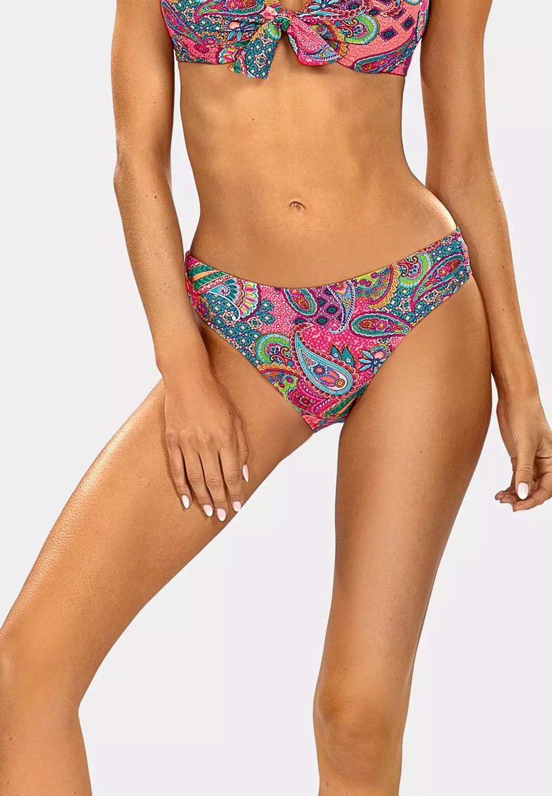 Wielokolorowy bikini z wzorem paisley. Miękki materiał, wiązany top i niskosiedzacy dół. Przeważająco różowy z zielonymi i niebieskimi akcentami.