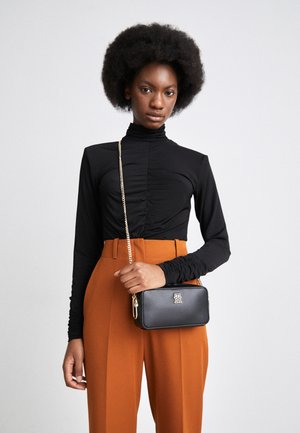 TIMELESS CHAIN CAMERA BAG - Cross body bag - black
