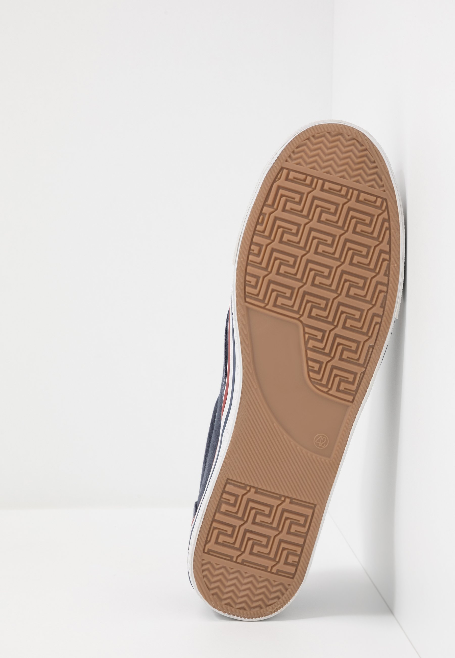 Mustang Slippers dunkelblau Zalando.no Mustang Joggesko dunkelblau Zalando.no