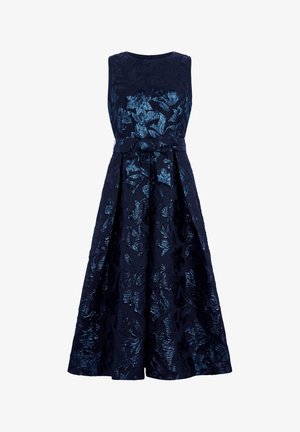 Ärmelloses marineblaues Kleid mit glänzendem Blumenmuster, tailliert mit Schleife und ausgestelltem Midirock.