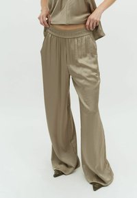 ASAKA-M - Auduma bikses - sand grey