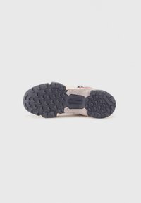 Thumbnail Image 5