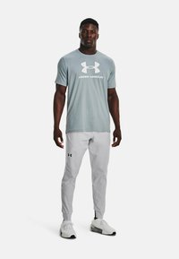 Under Armour UNSTOPPABLE JOGGERS - Trainingsbroek - halo gray