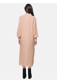 Elara Robe pull - beige