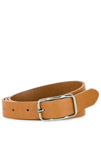 Cinturón de cuero marrón claro con una hebilla rectangular de metal plateado, que cuenta con múltiples agujeros de ajuste y una textura suave. Diseño flexible y duradero.