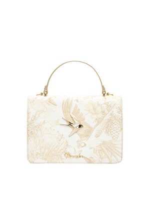 Borsa bianca con motivo floreale e uccelli beige, chiusura a forma di uccello color oro, manico superiore e logo "Coccodrillo" al centro in basso.