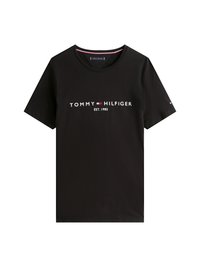 Μαύρο βαμβακερό T-shirt με κοντά μανίκια, στρογγυλή λαιμόκοψη και λογότυπο στο μπροστινό μέρος "TOMMY HILFIGER EST. 1985" σε άσπρο και κόκκινο χρώμα.