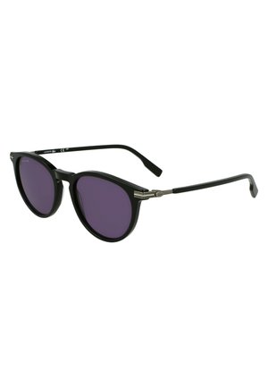 Ochelari de soare negri în formă de ochi de pisică, cu lentile purpurii, având accente metalice pe rame și brațe subțiri negre. Design clasic și geometric.