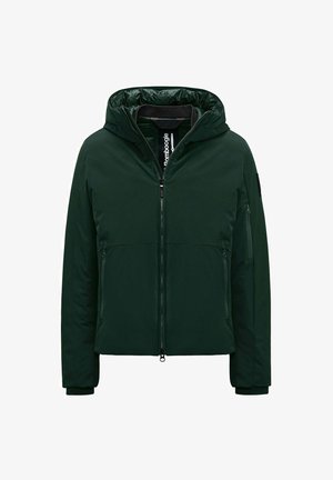 Donkergroene geïsoleerde jas met een capuchon, ritssluitingen aan de voorkant, twee zijkleppen en een gevoerde binnenvoering voor extra warmte. Glad stoffen textuur.