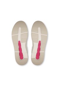 Sko såler i off-white gummi, med et pink accent i midten, tekstureret for greb med zigzag mønstre og branding detaljer.