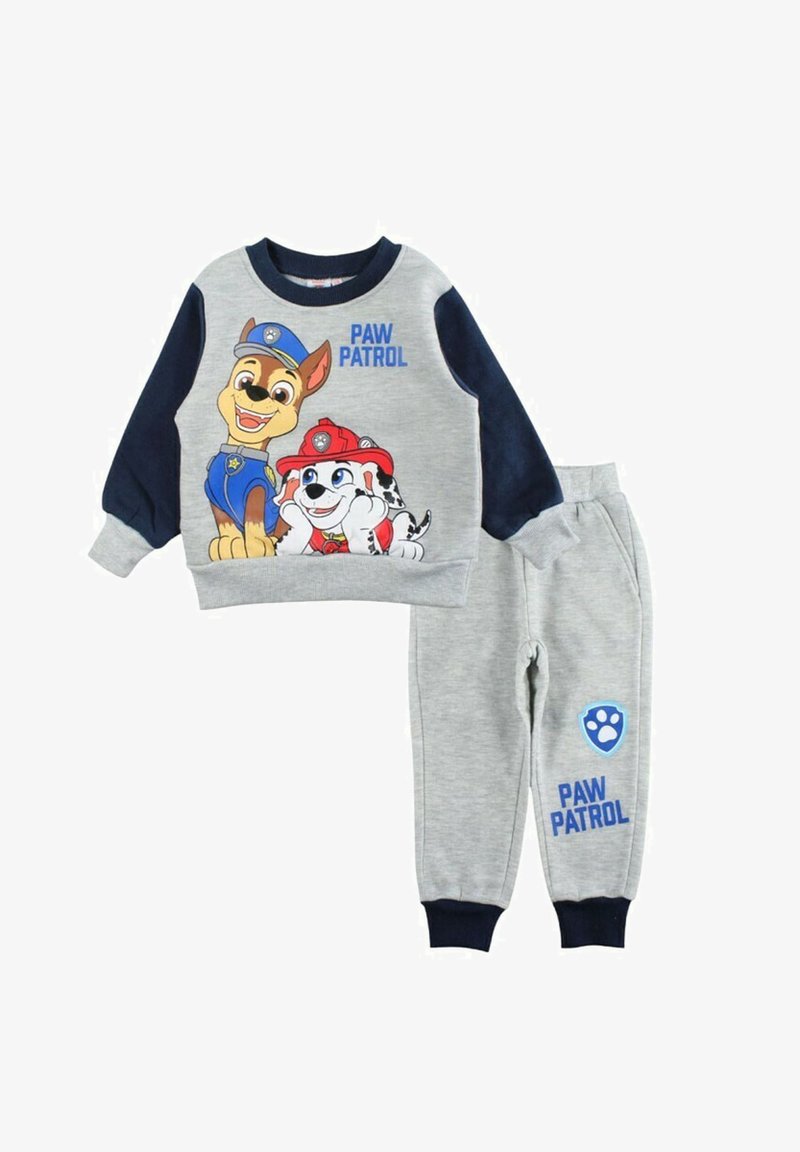 Ensemble sweat-shirt et pantalon de survêtement gris avec accents bleus. Le sweat-shirt présente des personnages de dessin animé avec le texte "PAW PATROL". Tissu doux.