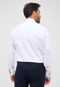 Eterna STRUKTURHEMD - MODERN FIT - Businesshemd - weiß