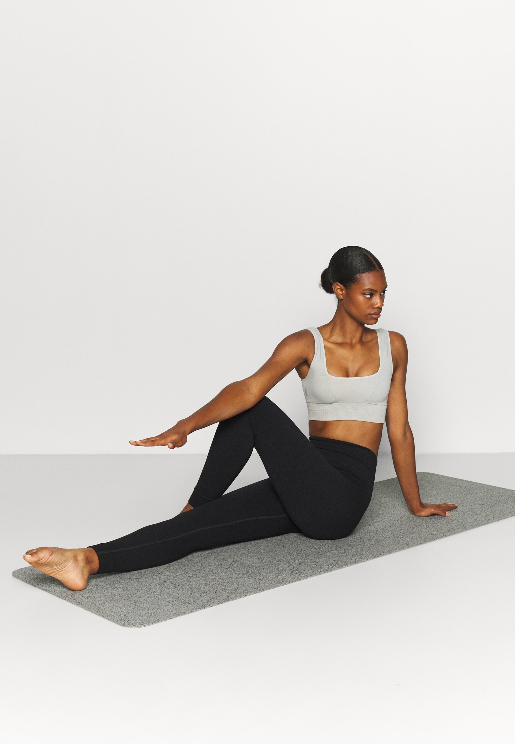 Sweaty Betty MINDFUL SEAMLESS YOGA LEGGINGS - Legging - black/zwart -  Zalando.nl