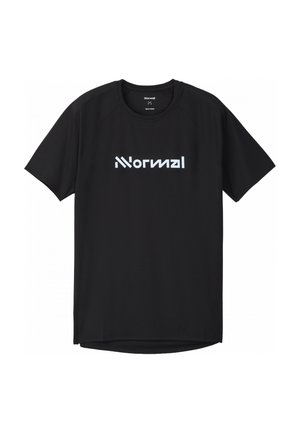 Camiseta deportiva negra de manga corta con cuello redondo y logo estilizado blanco "Normal" centrado en el pecho.