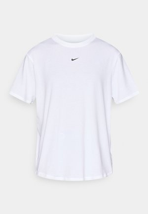 Biele tričko s okrúhlym výstrihom vyrobené z bavlny, s krátkymi rukávmi a malým čiernym logom Nike na hrudi. Jednoduchý dizajn a hladká textúra.