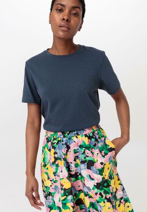 hessnatur RELAXED - T-Shirt basic - tiefseeblau