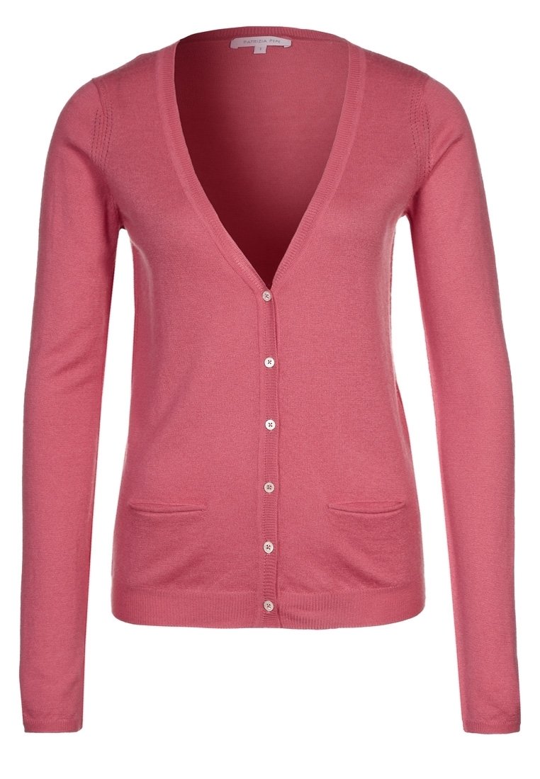 Pink cardigan med V-hals, lange ærmer og to forlommer. Har knapper foran; lavet af et blødt, tekstureret materiale.