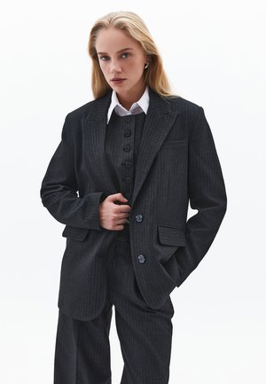 Pitkä takki - anthra stripe