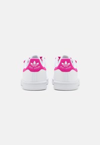 adidas Originals STAN SMITH COMFORT CLOSURE KIDS - Tenisice - footwear white/semi lucid fuchsia