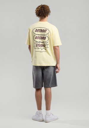 T-shirt imprimé - light yellow