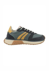 Adidași cu un suflet verde închis, accente galbene și suede gri. Au o talpă din cauciuc texturat și șireturi albe. Două dungi galbene pe lateral.