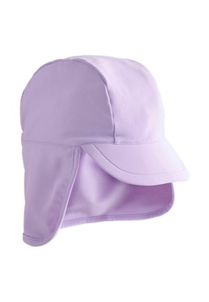 Svetlofialový slnečný klobúk so závesom na krk a zakriveným okrajom, navrhnutý pre úplnú ochranu hlavy a krku.