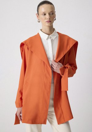 Krátky kabát - orange