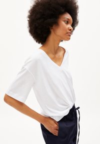 ARMEDANGELS EMIKAA - T-shirt basic - white